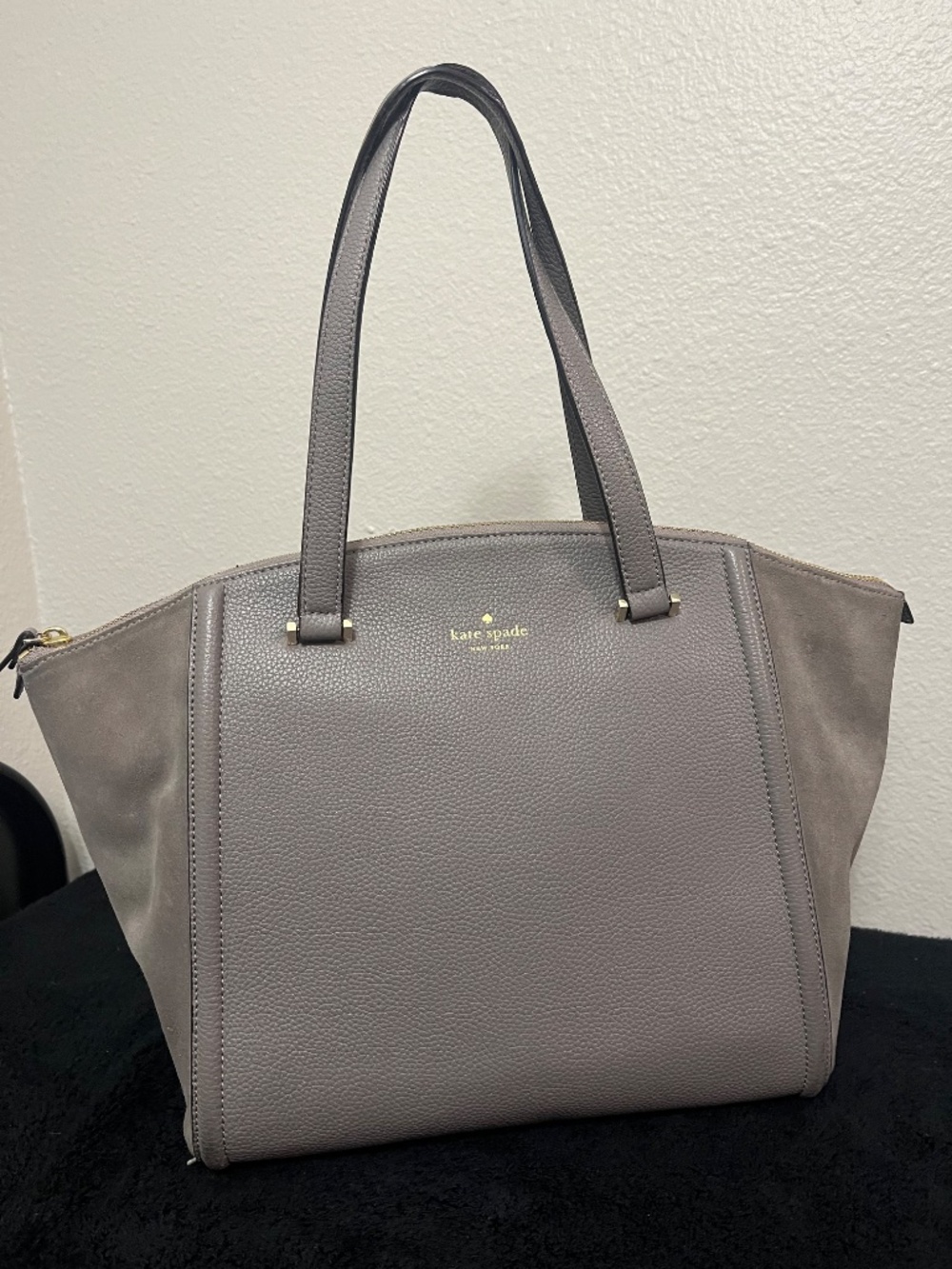 Authentic Kate Spade - Picture 2 of 3